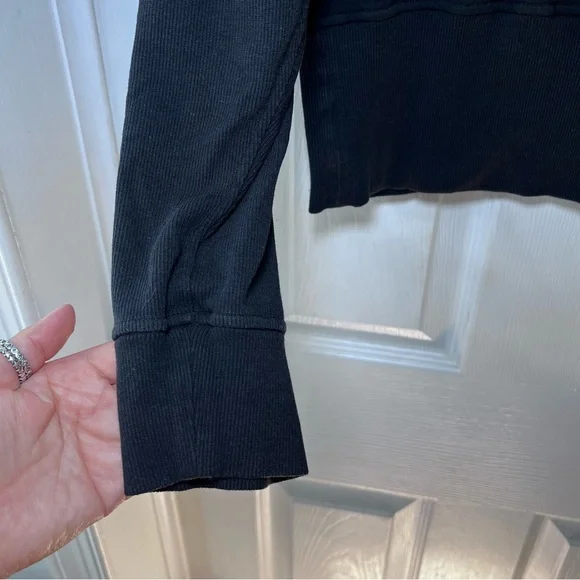 Lululemon Black Long Sleeve Sweatshirt Size 8‎ - Picture 4 of 8